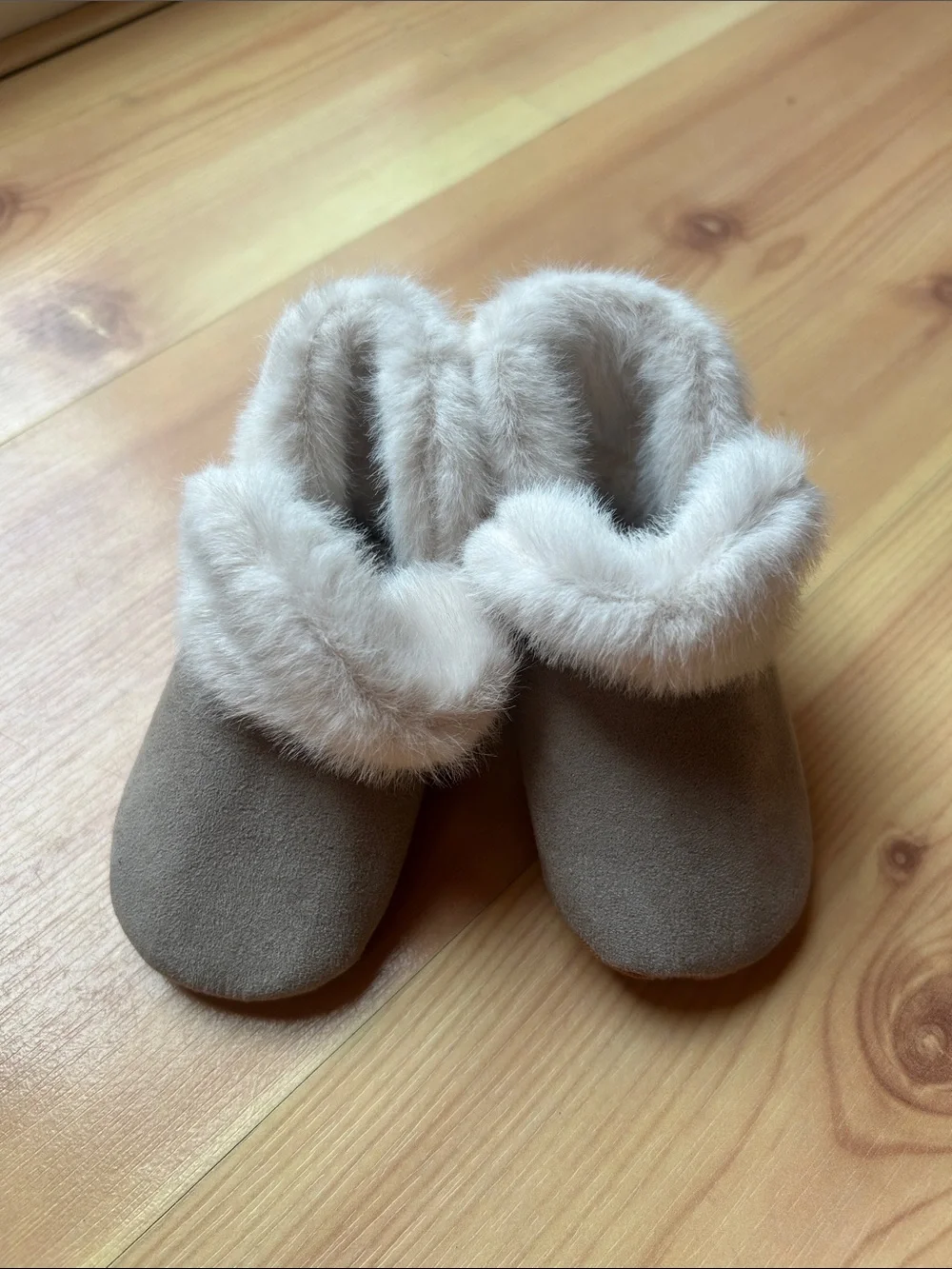 Old Navy Kids Taupe Faux-Fur Cuff Slip-On Slippers